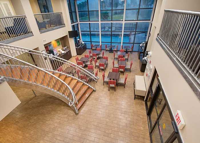 Comfort Suites Beachside
