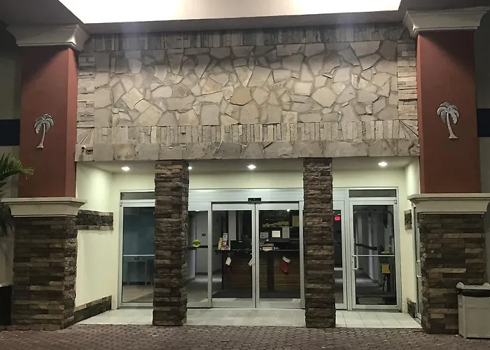 Blue Bay Inn And Suites